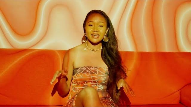 Liz vamarasi - vakadua (official music video) ft. ju ben Liz vamarasi - vakadua (official music video) ft. ju ben