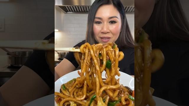 Udon stir fry noodle | myhealthydish Udon stir fry noodle | myhealthydish