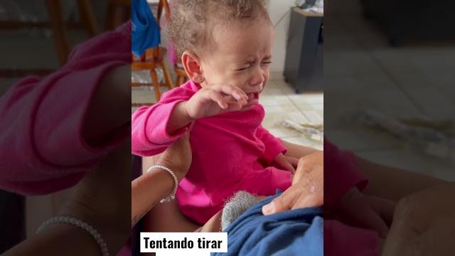 Tentando tirar do peito bebê mamando bom bril como fazer o bebê parar de mamar comendo alimento mate Tentando tirar do peito bebê mamando bom bril como fazer o bebê parar de mamar comendo alimento mate