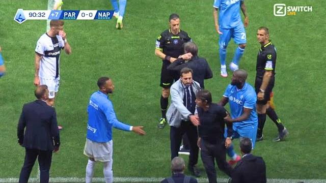 Antonio conte vs christian chivu fight | red card | napoli vs parma | simone inzaghi | inter milan Antonio conte vs christian chivu fight | red card | napoli vs parma | simone inzaghi | inter milan