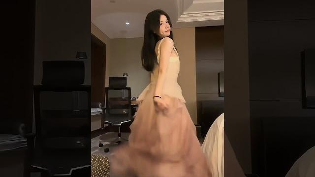 浅浅挑战一下张元英转圈 #dance #跳舞 #橙子喵酱 浅浅挑战一下张元英转圈 #dance #跳舞 #橙子喵酱