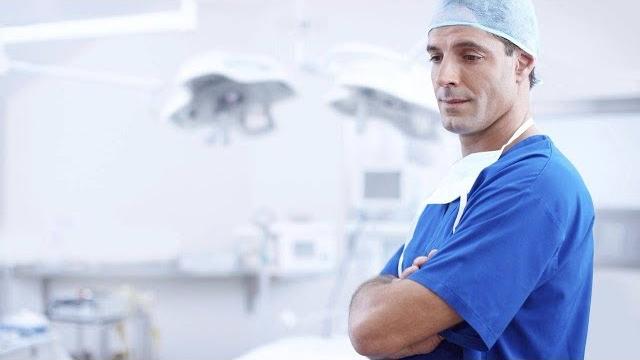 Запах за ушами – причины и лечение Запах за ушами – причины и лечение