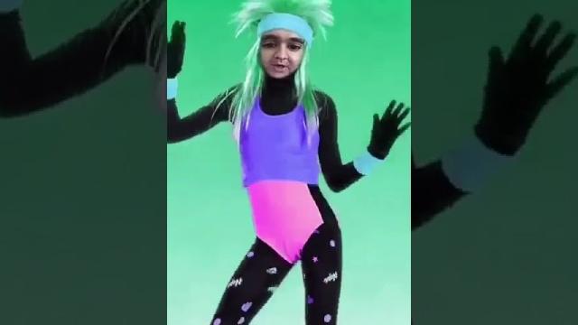 Dont look at my cameltoe hunty! Dont look at my cameltoe hunty!