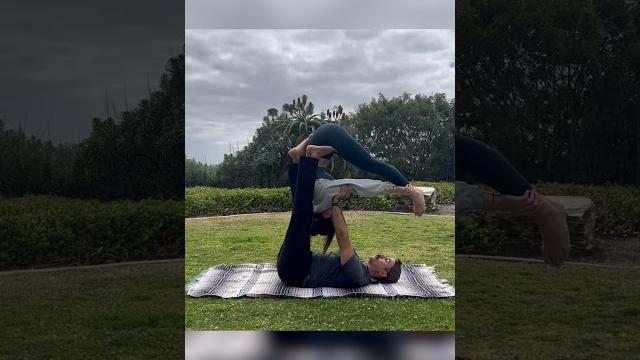 Floating paschi - acroyoga Floating paschi - acroyoga
