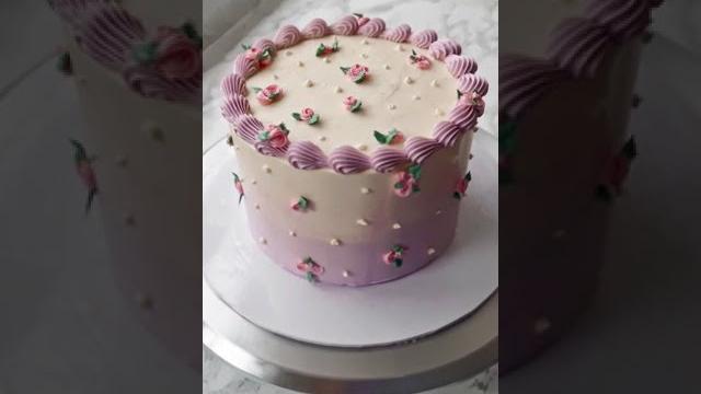 Simple vanilla cake decoration with fluffy buttercream #shorts Simple vanilla cake decoration with fluffy buttercream #shorts