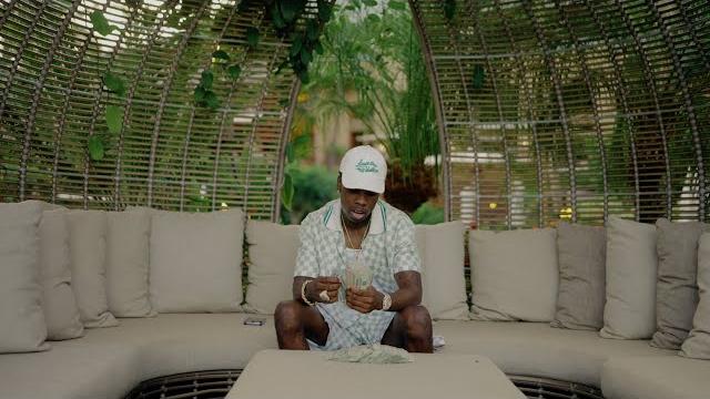 Zillionaire doe - life's great (official video) Zillionaire doe - life's great (official video)
