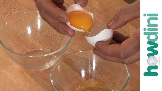 How to separate egg whites and egg yolks How to separate egg whites and egg yolks