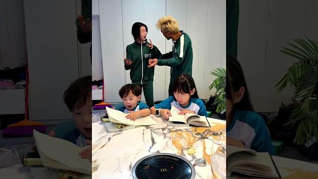 【斗罗大陆】弟弟和姐姐反应好快! #斗罗大陆 #唐三#小舞 #唐舞桐 #鱿鱼游戏 【斗罗大陆】弟弟和姐姐反应好快! #斗罗大陆 #唐三#小舞 #唐舞桐 #鱿鱼游戏