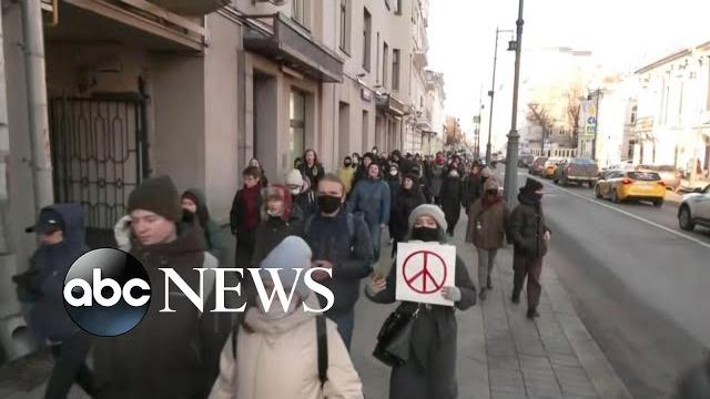 Economic sanctions slam russia’s economy i abcnl Economic sanctions slam russia’s economy i abcnl