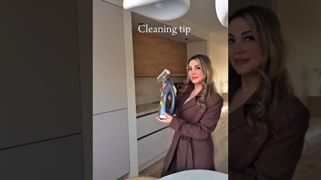 Transparent cleaning mirror with ella Transparent cleaning mirror with ella