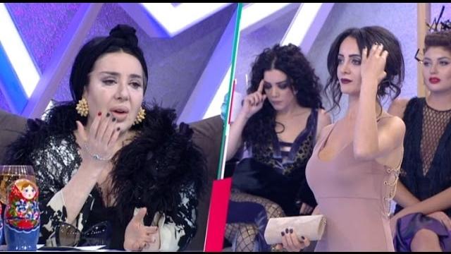 O nasıl bir elbise? ne hale sokmuşsun kendini?! O nasıl bir elbise? ne hale sokmuşsun kendini?!
