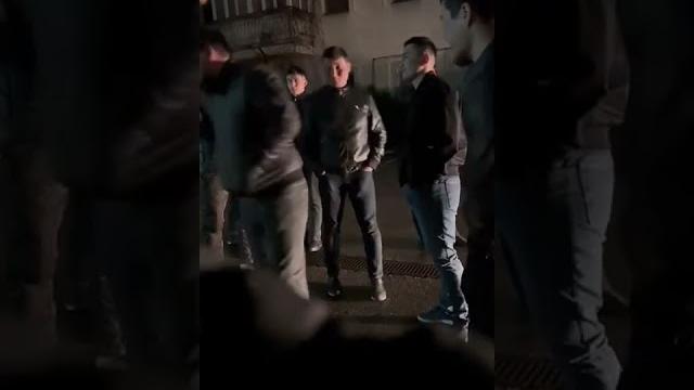 Біріңді қазақ бірің дос көрмесең істің бәрі бос Біріңді қазақ бірің дос көрмесең істің бәрі бос