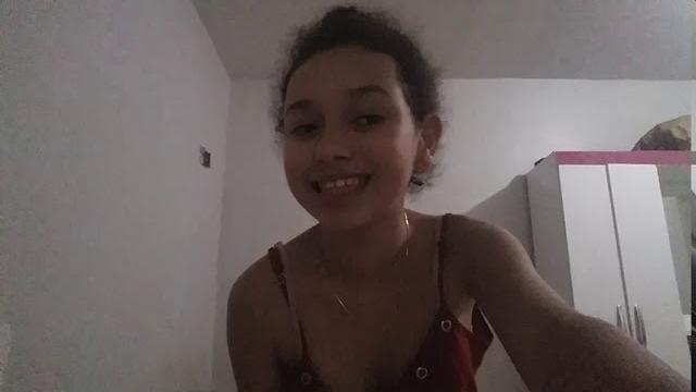 Arrumando minhas coisas pra sair Arrumando minhas coisas pra sair