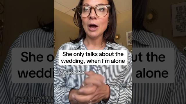My mother-in-law makes fun of our wedding theme My mother-in-law makes fun of our wedding theme
