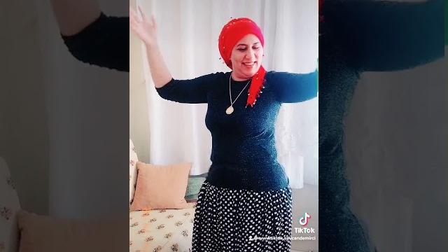 Türbanlı azgın roman kadın Türbanlı azgın roman kadın
