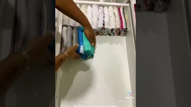 Como arrumar a gaveta de camisetas de um jeito prático. Como arrumar a gaveta de camisetas de um jeito prático.