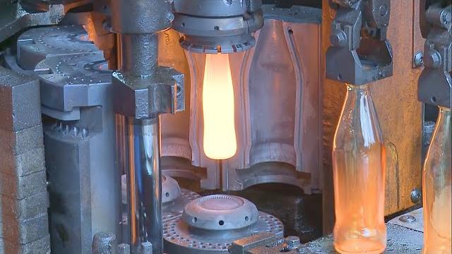 Manufacturing process of a glass bottle || machines and industry Manufacturing process of a glass bottle || machines and industry