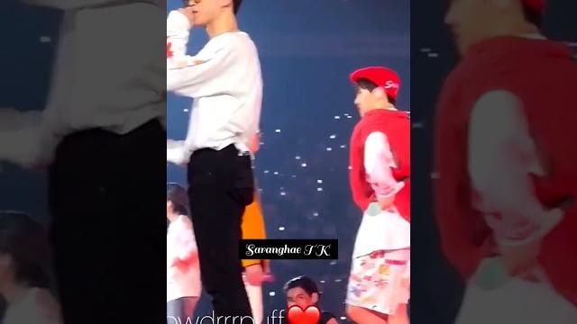 Don't tell me taehyung knew jungkook gonna sit on his lapnd jk was teasing him#taekook Don't tell me taehyung knew jungkook gonna sit on his lapnd jk was teasing him#taekook
