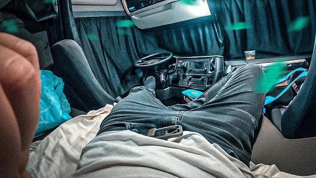 My night routine and dinner on the truck in rainy weather My night routine and dinner on the truck in rainy weather