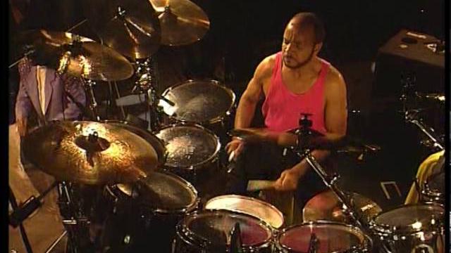 Phil collins - take me home (live 1990) - chester thompson drum cam Phil collins - take me home (live 1990) - chester thompson drum cam