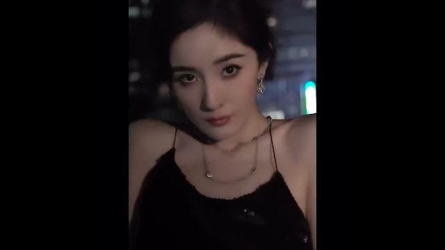 Eye contact with 杨幂 yang mi 盯 stare @ u v4 Eye contact with 杨幂 yang mi 盯 stare @ u v4