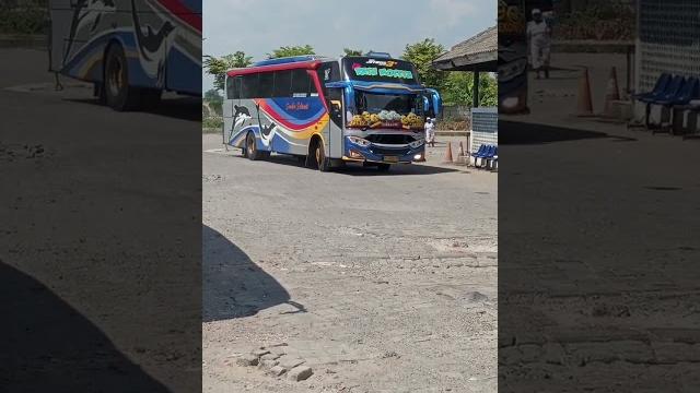 Si cantik lewat | ratu moeeza Si cantik lewat | ratu moeeza
