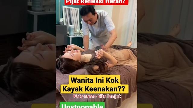 Hot ⁉️ pijat refleksi di surabaya wanita cantik ini diem aja, pemijatnya cowok lagi #viral #shorts Hot ⁉️ pijat refleksi di surabaya wanita cantik ini diem aja, pemijatnya cowok lagi #viral #shorts