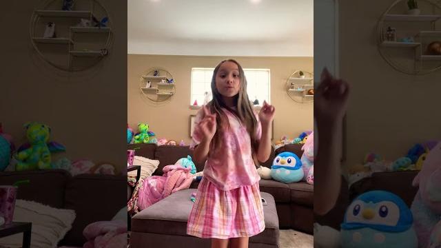 The way my skirt poffs up The way my skirt poffs up