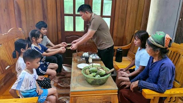 The two orphans were loved by their aunt and uncle when they came to visit and help clean up. The two orphans were loved by their aunt and uncle when they came to visit and help clean up.