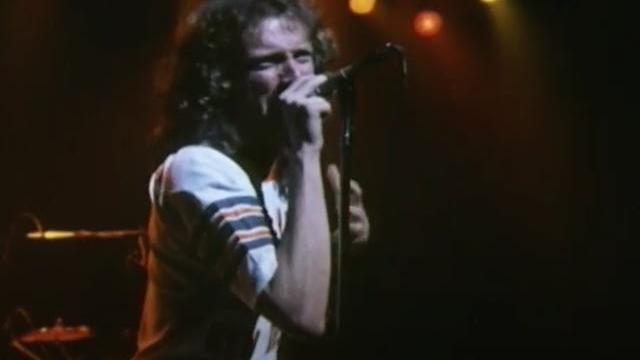 Foreigner - hot blooded (official live video) Foreigner - hot blooded (official live video)
