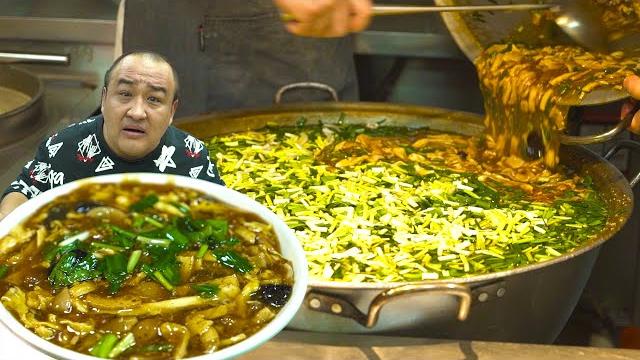 中午12点前就卖完?一天能卖6大锅的山西打卤面,12元一大碗! 中午12点前就卖完?一天能卖6大锅的山西打卤面,12元一大碗!