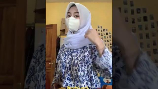 Goyang bokong Goyang bokong