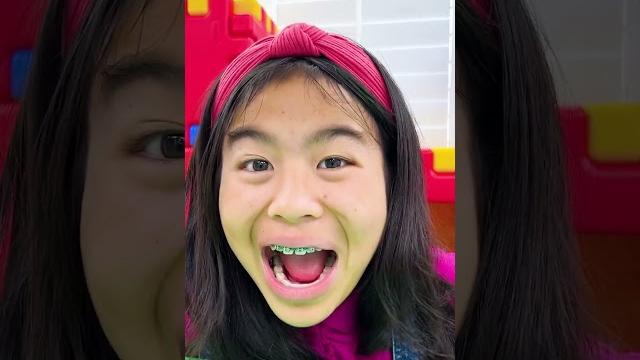 Jannie discovers magnet magic in slime! Jannie discovers magnet magic in slime!