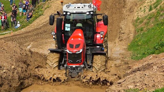 Traktor festival - písečská zmole 2023 | brod Traktor festival - písečská zmole 2023 | brod