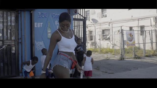 Hood brat "aint right" Hood brat "aint right"