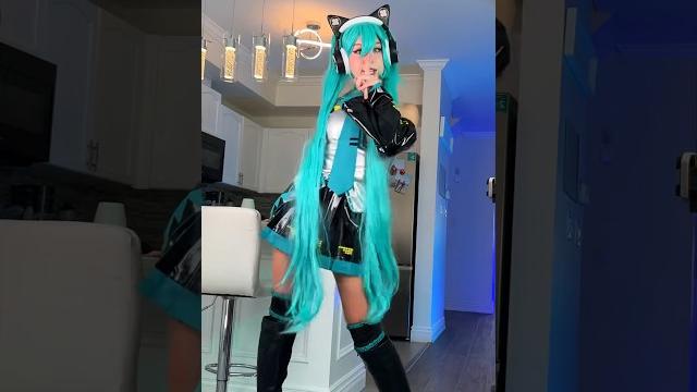 When hatsune miku comes to life!! When hatsune miku comes to life!!
