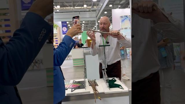 Презентация гильотины на выставке в крокус экспо Презентация гильотины на выставке в крокус экспо