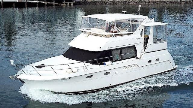 Carver 43 flybridge cruiser - walkthrough Carver 43 flybridge cruiser - walkthrough