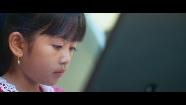 Diana dee - freedom (official music video) Diana dee - freedom (official music video)