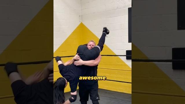 Flying headscissor! #professionalwrestling #womanwrestler #womenswrestling #prowrestling Flying headscissor! #professionalwrestling #womanwrestler #womenswrestling #prowrestling