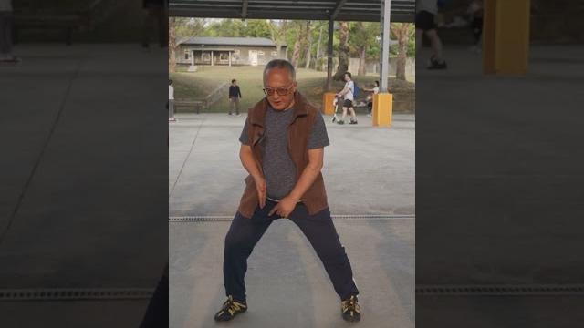 襠與脊椎(一),脊椎位於襠中央,拉襠改變中央點。【20230311】 襠與脊椎(一),脊椎位於襠中央,拉襠改變中央點。【20230311】