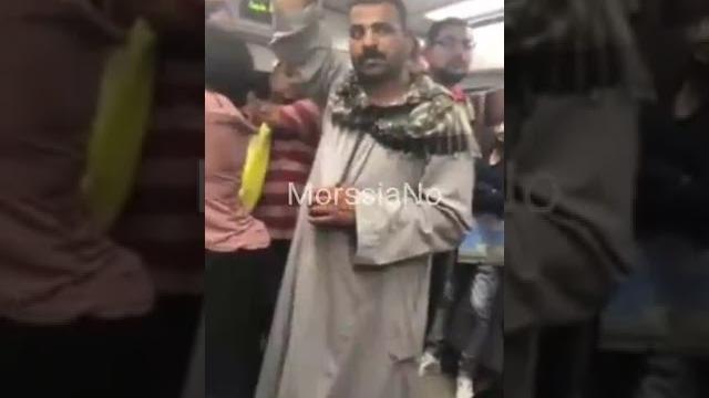 شاهد تحرش في المترو والبنت مستمتعة وعاجبها الوضع شاهد تحرش في المترو والبنت مستمتعة وعاجبها الوضع
