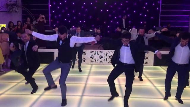 Ankara düğünü bahçe duvarından aştım Ankara düğünü bahçe duvarından aştım
