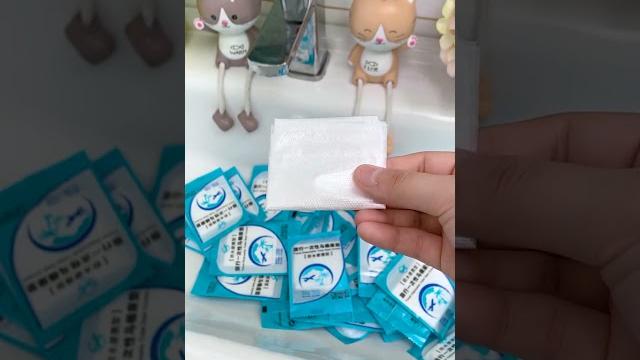 旅游出差一定要带几片一次性马桶垫,每片都是独立包装,非常卫生,套在马桶圈上,用着非常放心 旅游出差一定要带几片一次性马桶垫,每片都是独立包装,非常卫生,套在马桶圈上,用着非常放心