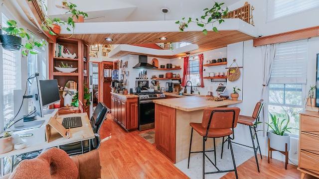No loft - a tiny house designed for long term living No loft - a tiny house designed for long term living