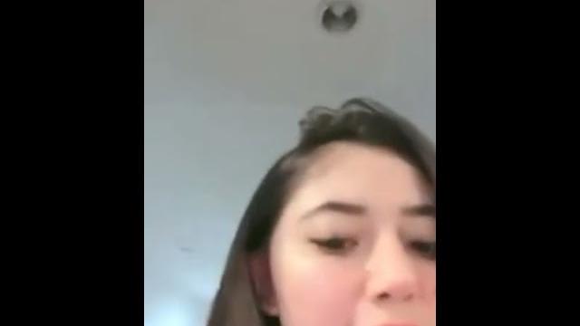 Host dianiaya saat live hingga nangis menjerit Host dianiaya saat live hingga nangis menjerit