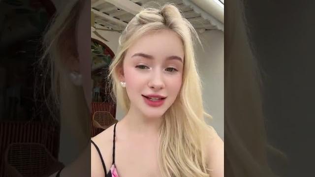 Kakak bule barbie akhirnya senyum Kakak bule barbie akhirnya senyum