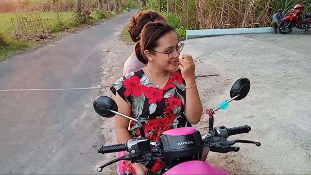 Vlog bareng sella, spesial berdaster Vlog bareng sella, spesial berdaster