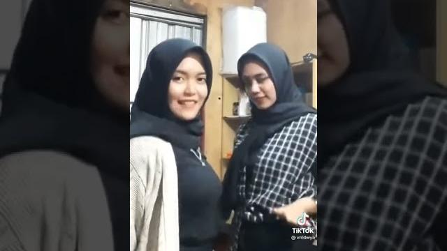 Tiktok hot || jilbab cantik adu goyangan Tiktok hot || jilbab cantik adu goyangan