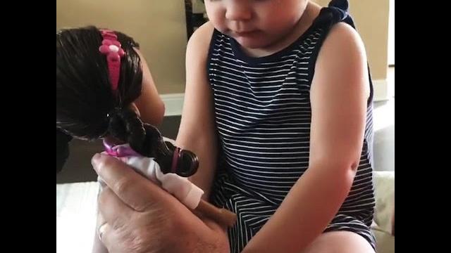 Doc mcstuffins laughs with ayla (cute) Doc mcstuffins laughs with ayla (cute)
